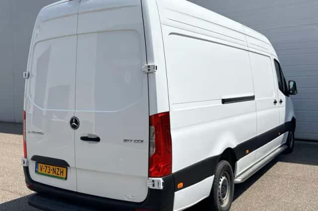 Mercedes-Benz Sprinter (2024) thumbnail 3