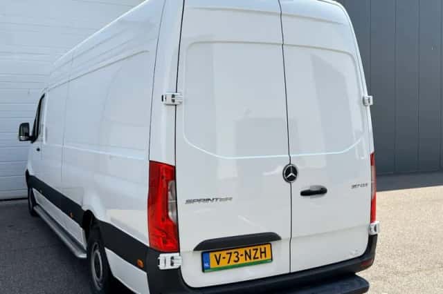 Mercedes-Benz Sprinter (2024) thumbnail 4