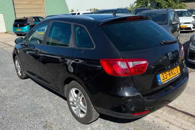 SEAT Ibiza (2011) thumbnail 3