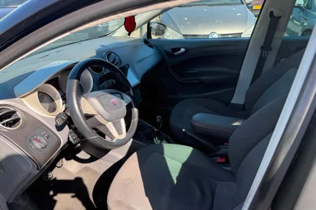 SEAT Ibiza (2011) thumbnail 5