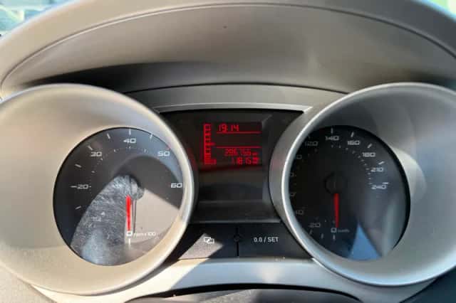 SEAT Ibiza (2011) thumbnail 6