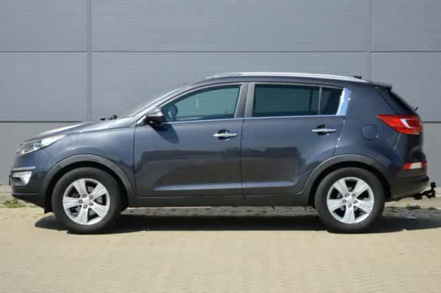 Kia Sportage (2011) thumbnail 2