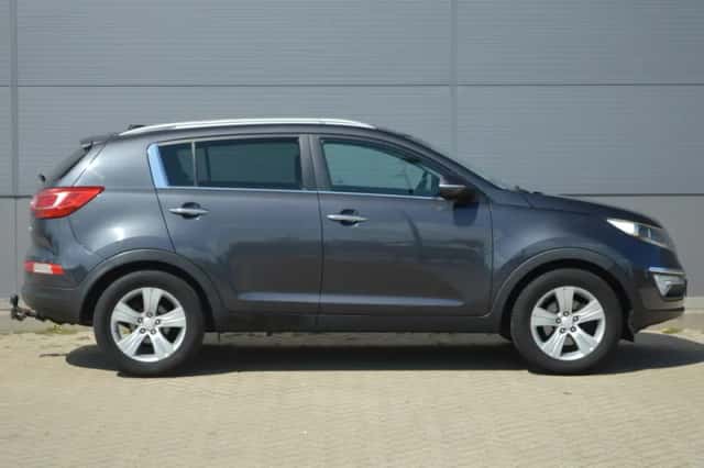 Kia Sportage (2011) thumbnail 6