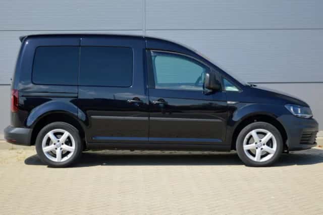 Volkswagen Caddy (2016) thumbnail 2