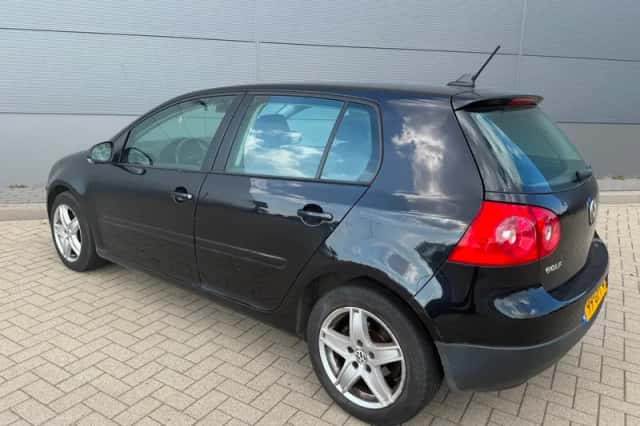 Volkswagen Golf (2008) thumbnail 3