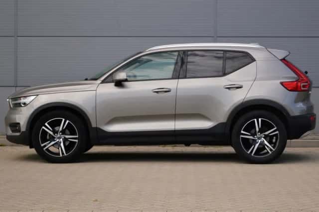 Volvo XC40 (2021) thumbnail 2
