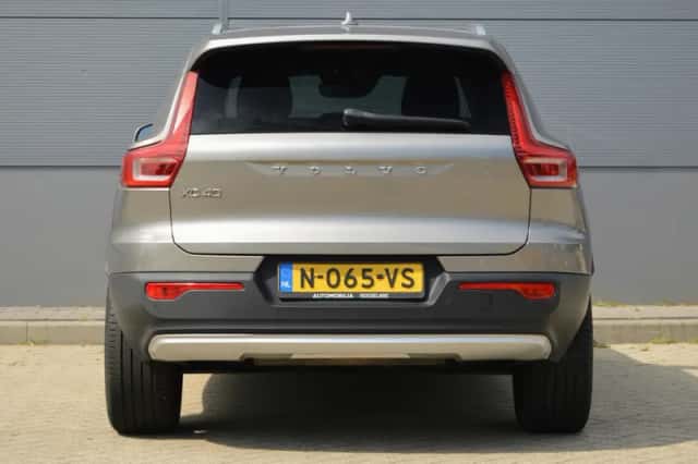 Volvo XC40 (2021) thumbnail 3