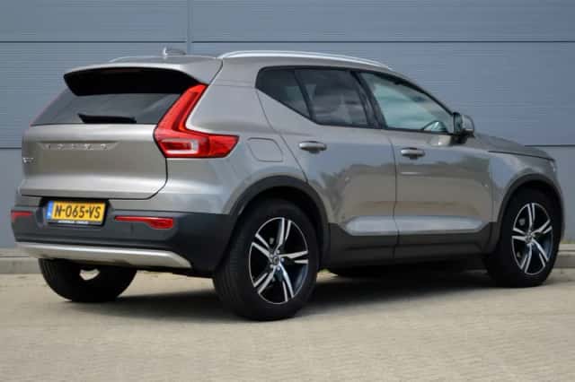 Volvo XC40 (2021) thumbnail 4