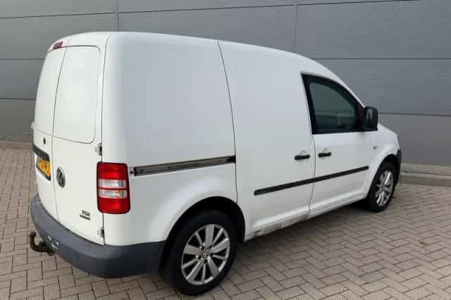 Volkswagen Caddy (2014) thumbnail 3