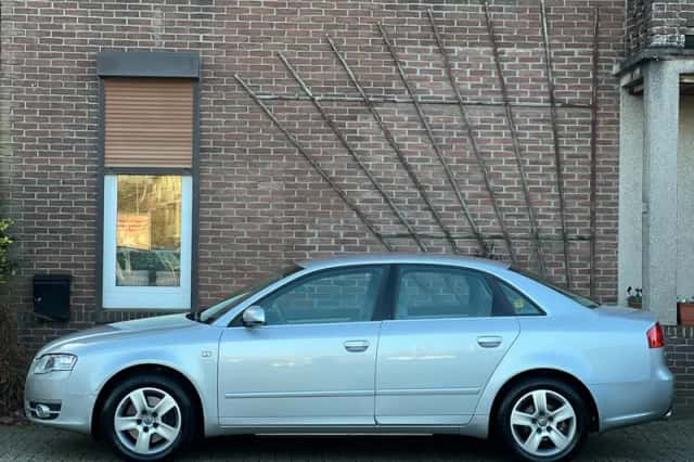 Audi A4 (2005) thumbnail 3
