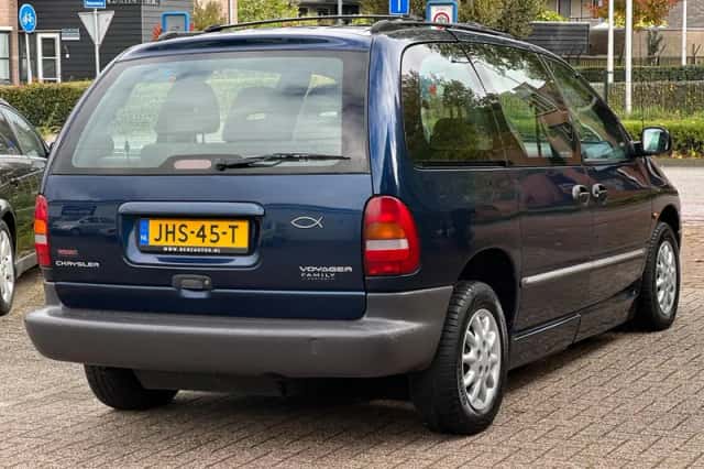 Chrysler Voyager (2000) thumbnail 6