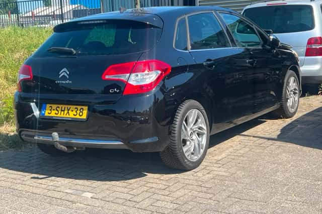 Citroën C4 (2013) thumbnail 2