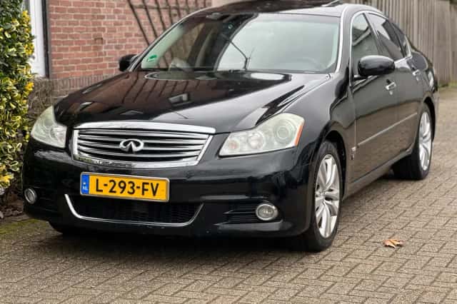 Infiniti M (2009) thumbnail 1