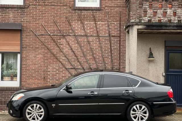 Infiniti M (2009) thumbnail 3
