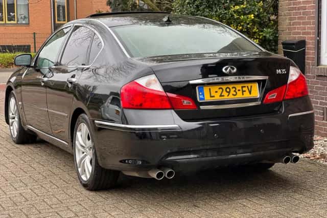 Infiniti M (2009) thumbnail 5