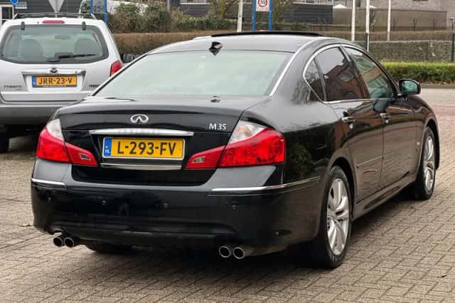 Infiniti M (2009) thumbnail 6