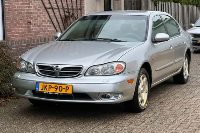 Nissan Maxima QX (2004) thumbnail 1