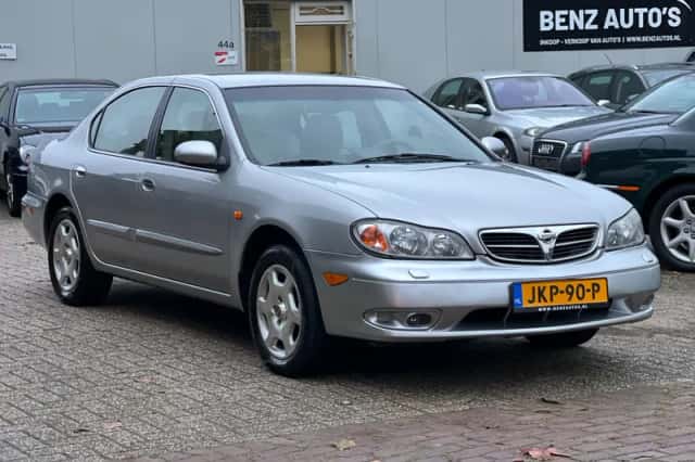 Nissan Maxima QX (2004) thumbnail 2