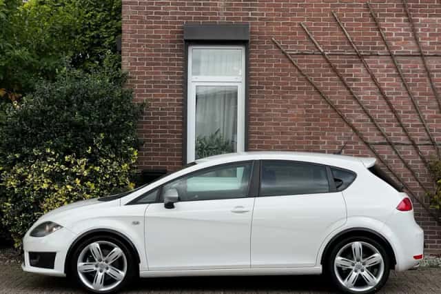 SEAT Leon (2009) thumbnail 4