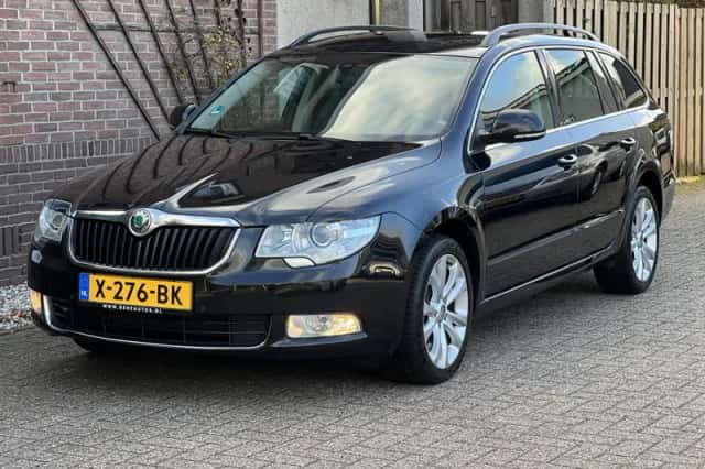Škoda Superb (2012) thumbnail 1
