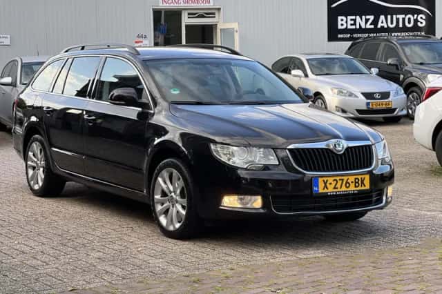 Škoda Superb (2012) thumbnail 2
