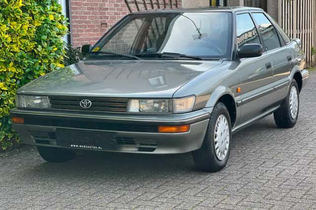 Toyota Corolla (1991) thumbnail 1