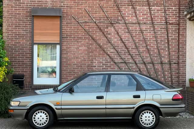 Toyota Corolla (1991) thumbnail 3