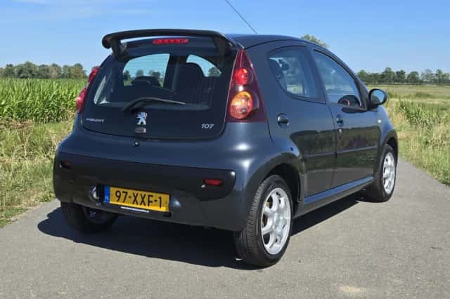 Peugeot 107 (2012) thumbnail 2