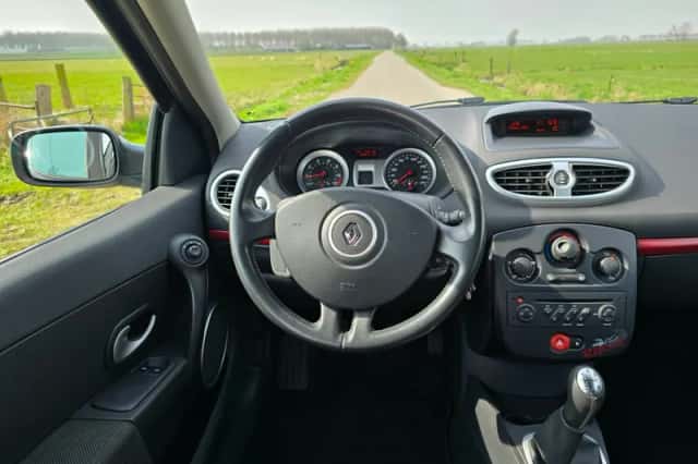 Renault Clio (2007) thumbnail 3