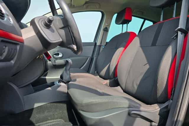 Renault Clio (2007) thumbnail 4