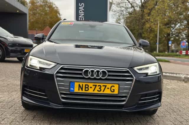 Audi A4 (2017) thumbnail 2