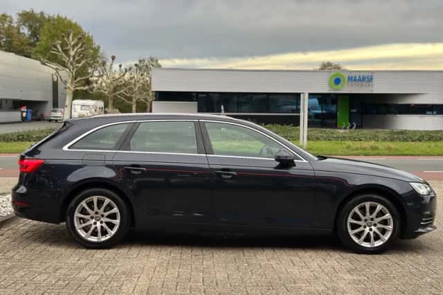 Audi A4 (2017) thumbnail 4