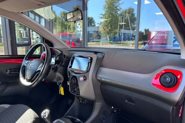 Toyota Aygo (2018) thumbnail 3