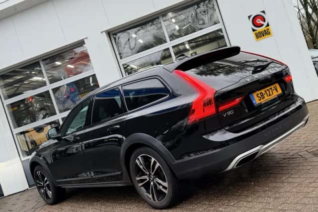 Volvo V90 (2018) thumbnail 17