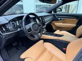 Volvo V90 (2018) thumbnail 3