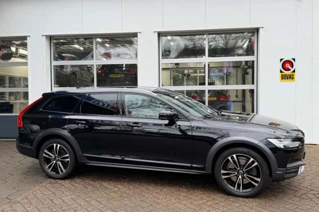 Volvo V90 (2018) thumbnail 4