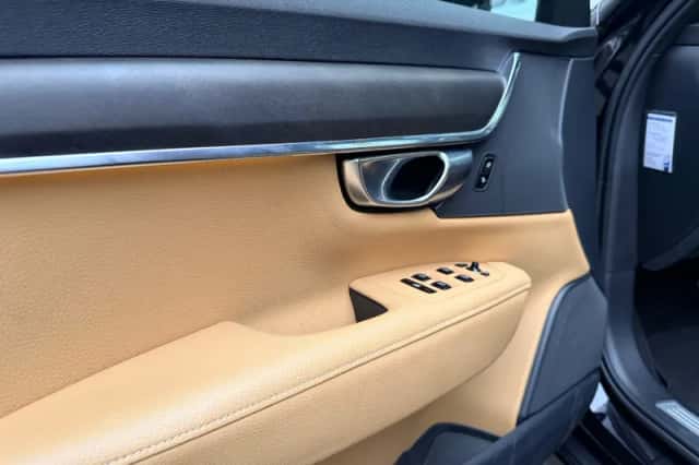Volvo V90 (2018) thumbnail 10