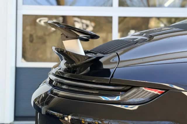 Porsche 911 (2024) thumbnail 16