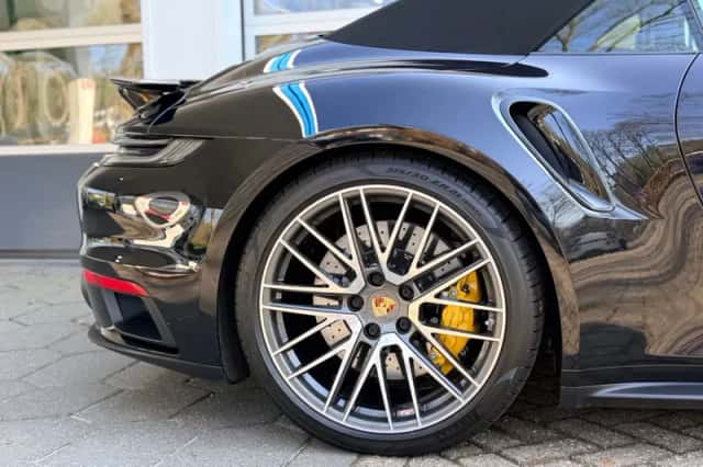 Porsche 911 (2024) thumbnail 18