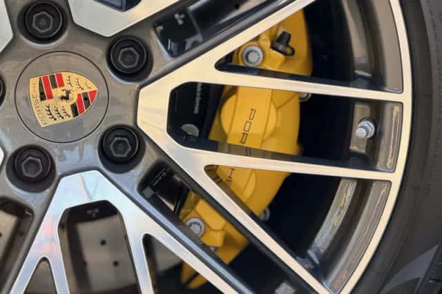 Porsche 911 (2024) thumbnail 22