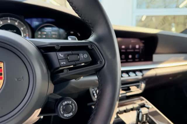 Porsche 911 (2024) thumbnail 9