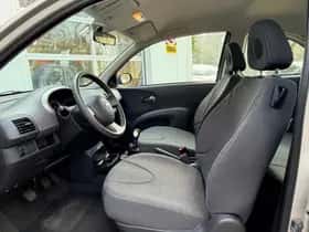 Nissan Micra (2006) thumbnail 3