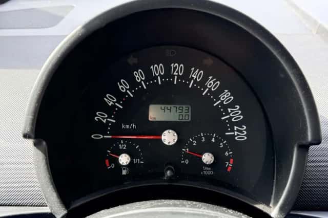 Volkswagen New Beetle (2007) thumbnail 4