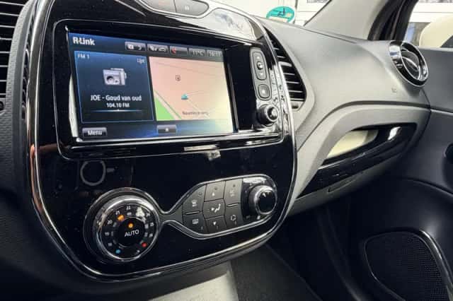 Renault Captur (2014) thumbnail 9