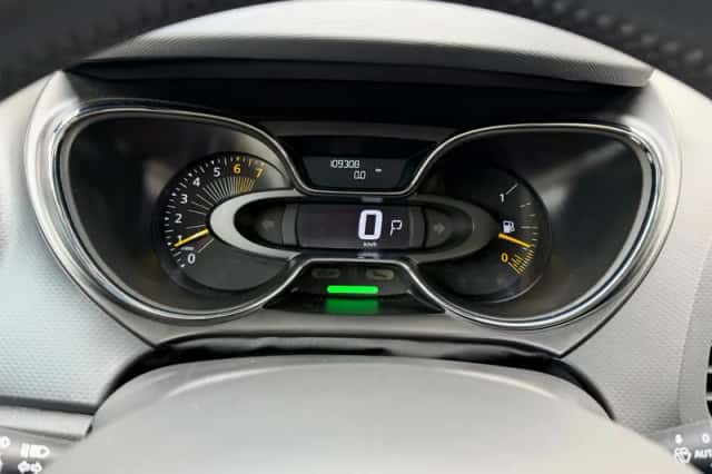 Renault Captur (2014) thumbnail 10