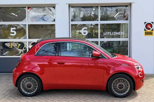 Fiat 500C (2022) thumbnail 17
