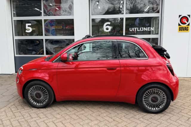 Fiat 500C (2022) thumbnail 4