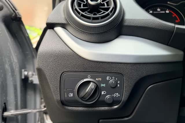 Audi Q2 (2020) thumbnail 11