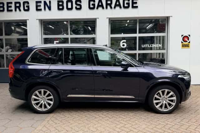 Volvo XC90 (2018) thumbnail 4