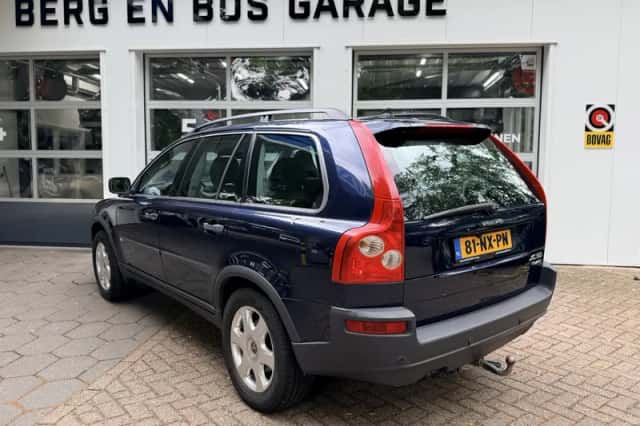 Volvo XC90 (2004) thumbnail 2